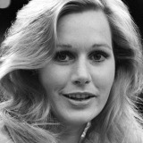 Sally Kellerman — Sara Hart