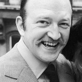 Роберт Лэнг — Psychiatrist (segment 1 "Method for Murder")