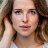 Leonie Brill — Julia Berger