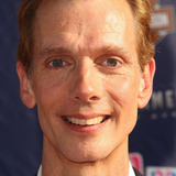 Doug Jones — La gueule