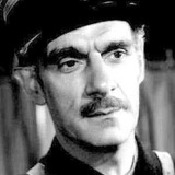 Nicolas Amato — L'invité sud-américain (uncredited)