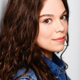 Téa Helena Carini — Angela Franz