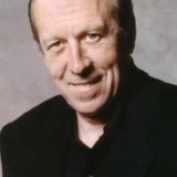 Jean-Michel Dupuis — Etienne, François' dentist friend