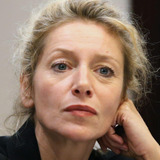 Elsa Lepoivre — Narrator (voice)