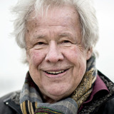 Sven Wollter — Kira's father