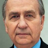 Tadeusz Hanusek — Neighbour