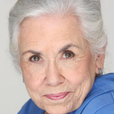 Кэролин Виквайр — Elderly Woman