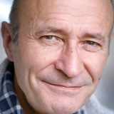 Роберт Йезек — Police Officer 4