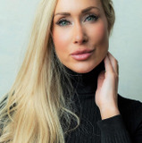 Linda Anborg — Yacht Passenger