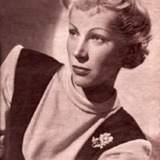 Hanna Landy — Party Guest (uncredited)