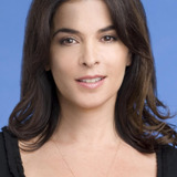 Annabella Sciorra — Angie Tucci