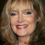 Sharon Wyatt — Leslie