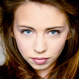 Luna Mijović — Sara