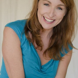 Korbi Dean — Waitress