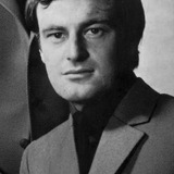 Питер Аллен — Geezum - Member of Jabba's Gang (uncredited)