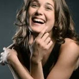 Júlia Mentes — Augerne