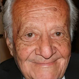 Alfredo Solares — El indigente ("Dormir como dios manda")