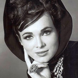 Gila Golan — Florentia Garcia di Falcao della Madonna Incoronata