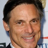 Николас Гвест — Larry