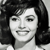 Michèle Mercier — Brit (segment "L'ère préhistorique")