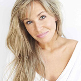 Steph Lynn Robinson — Dancer / Reporter Elf / Reindeer 8 (voice)