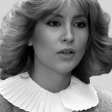 Isabel Luque — Woman (uncredited)