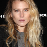 Dree Hemingway — Emily
