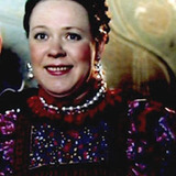 Елена Ткачёва — Ирина Семёновна, буфетчица