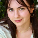 Rhiannon Leigh Wryn — Betty Ross as Child