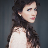 Shoshana Wilder — Young English girl