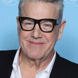 Джонатан Фриман — Ticket Taker