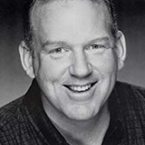 Andy Arness — Patron (uncredited)