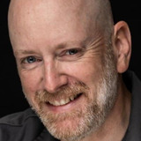 Klaus Hjuler — Paramedic (uncredited)