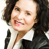 Jaclyn S. Powell — Hasidic Jewess sitting shiva with Faigy