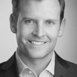 Кирк Хокинс — Male Newscaster