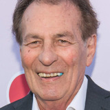 Joe E. Tata — Det. Linsky