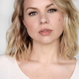Ali Liebert — Nate's Girlfriend