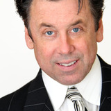 Christopher Aber — Mailperson (uncredited)