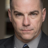 Энтони Рейнольдс — Bouncer (uncredited)