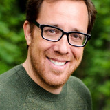 Rob Minkoff — Laughing Hyena (voice) (uncredited)