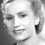Emy Hagman — Lisa, hembiträde