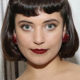 Hannah Dunne — Agnes - Set Designer