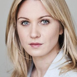 Лара Клеа — Suzanne Scott (uncredited)