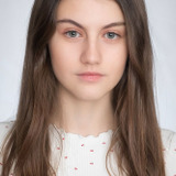 Стефани Гил — Young Grace (10yrs)