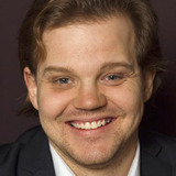 Dmitriy Vozdvizhenskiy — rabochiy u kinoteatra