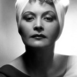 Marte Harell — Frau Körner