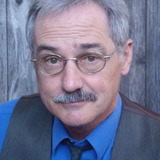 Hal Dion — Lead Officer (uncredited)