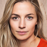 Annika Blendl — Nadine