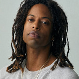 Ти Ходжес — Larry Beale