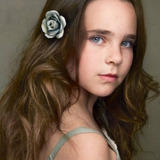 Eloise Henwood — School Girl (uncredited)